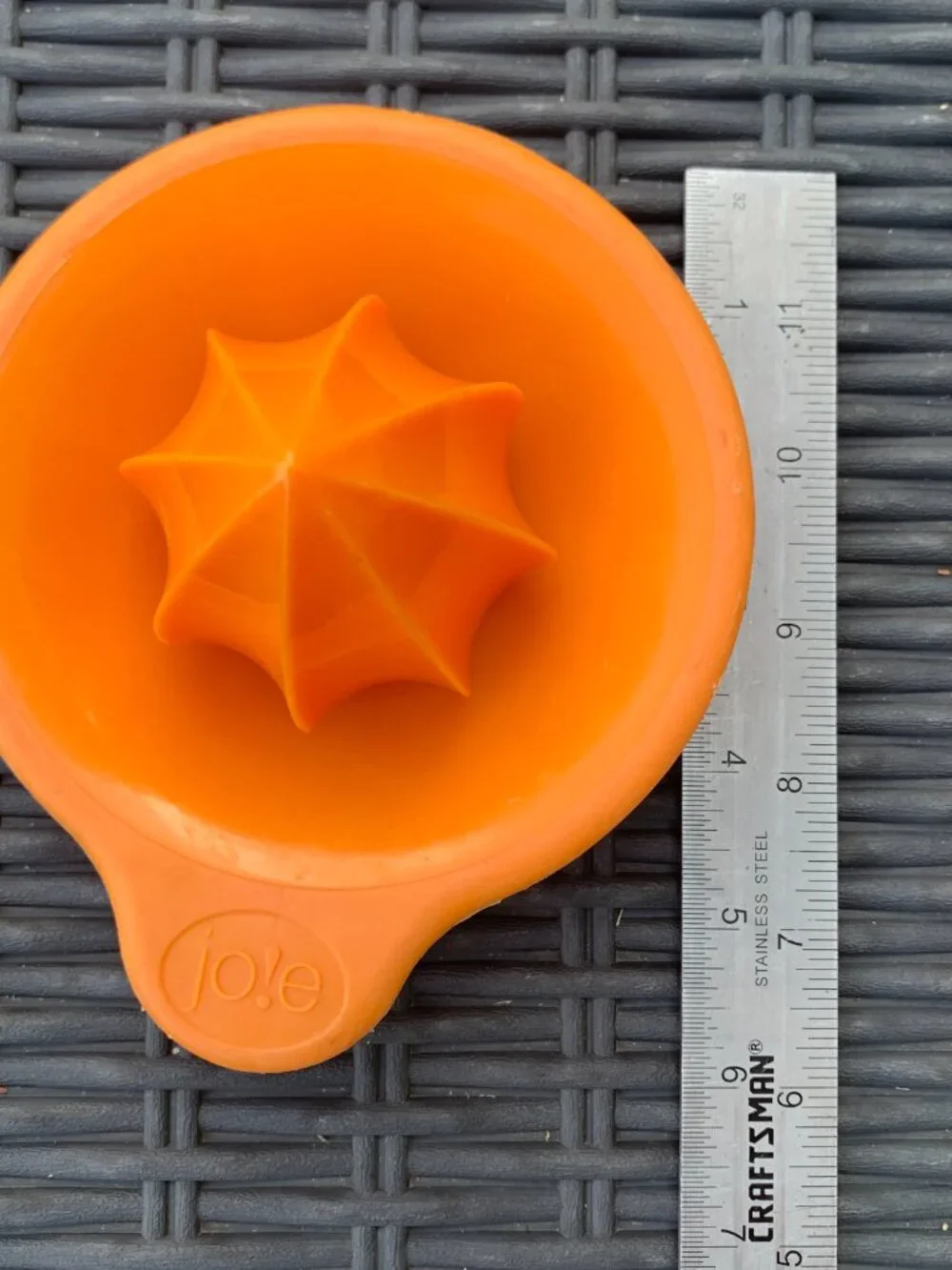 Joie Orange Manual Citrus Juicer & Squeezer Reamer